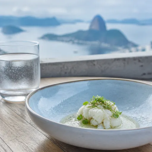 Restaurantes de hotel no Rio de Janeiro: onde jantar com vista, curadoria e cozinha autoral